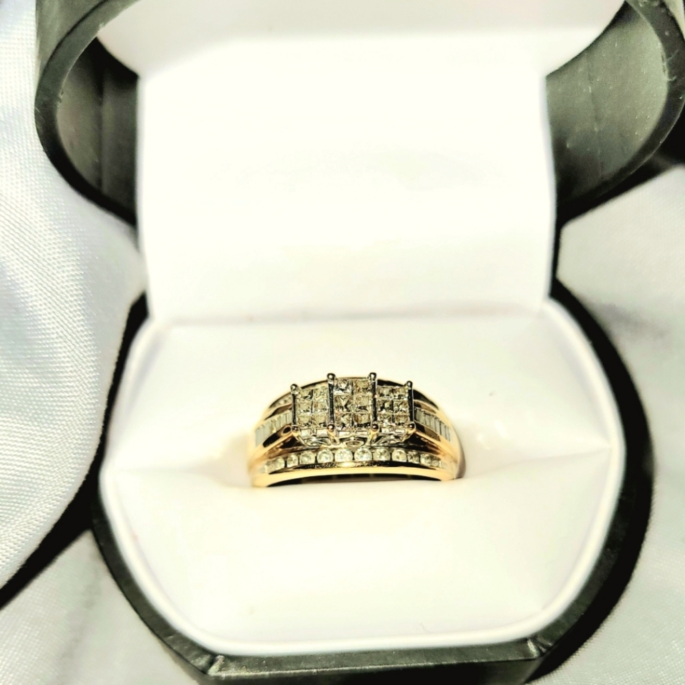 10k gold Dimond wedding Ring